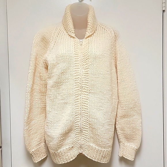 Vintage | Hand Knitted Man's Best Friend Cardigan - Picture 14 of 16